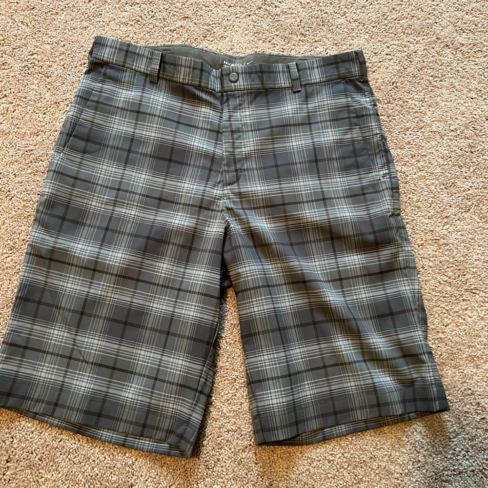 Men’s Nike golf short